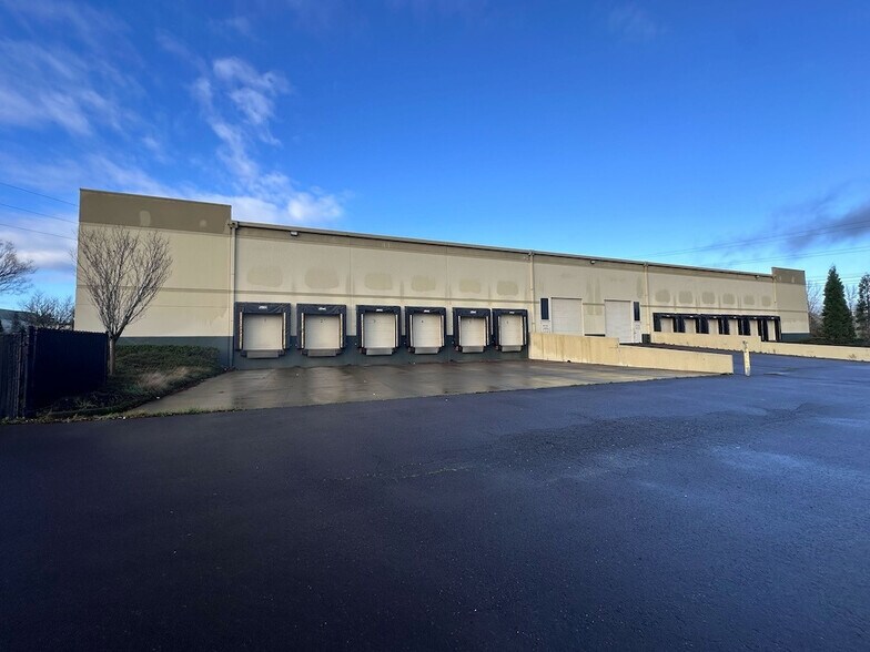Primary Photo Of 14816 SW Century Dr, Sherwood Warehouse For Lease