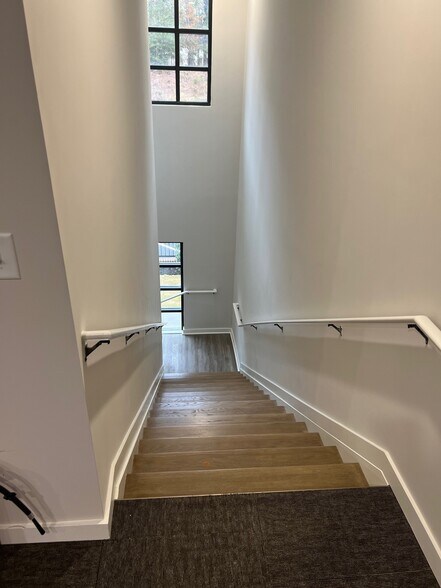 More Photos Of 6110 McFarland Station Dr, Alpharetta Office For Sale