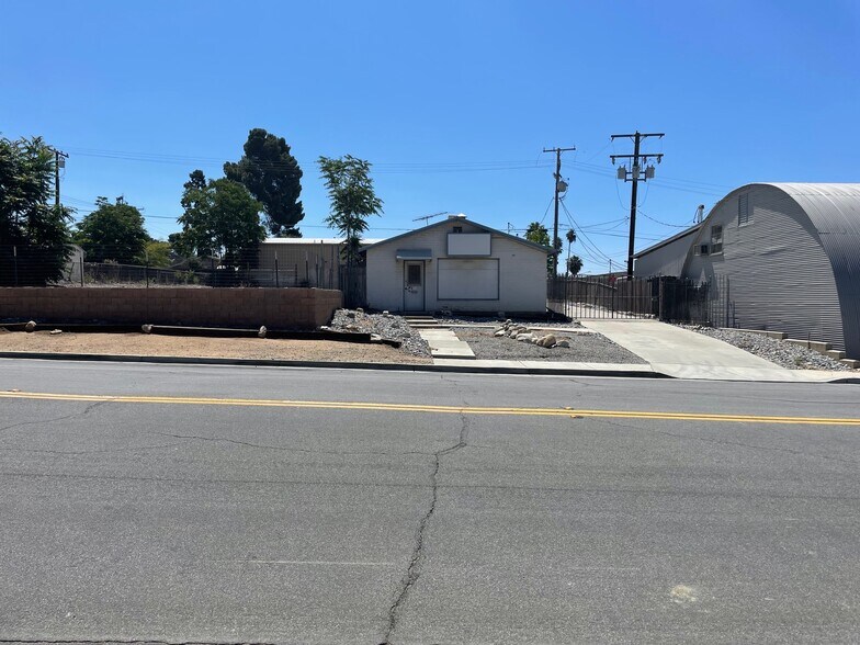 More Photos Of 622 Elm Ave, Beaumont Office For Sale