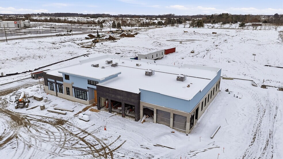 More Photos Of 13675 Brooks School Rd, Noblesville General Retail For Lease