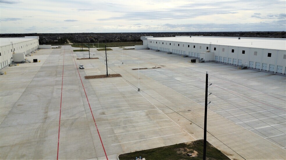 More Photos Of 28347 Katy Fwy, Katy Distribution For Sale