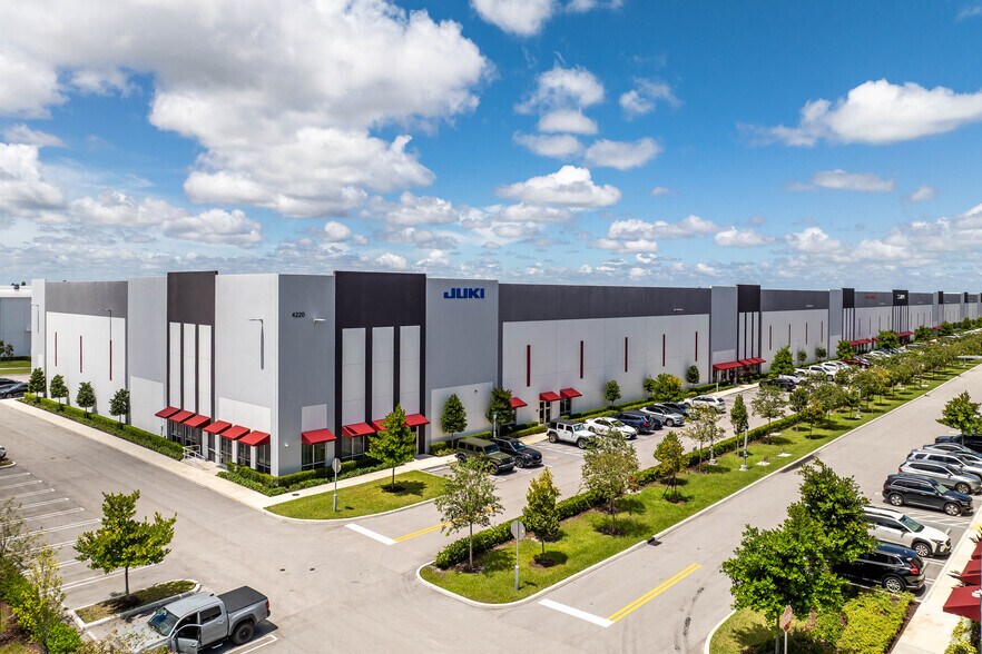 Primary Photo Of 3980 W 104th St, Hialeah Unknown For Lease