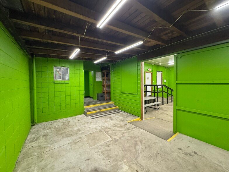 More Photos Of 850 Beatty St, Medford Office For Lease