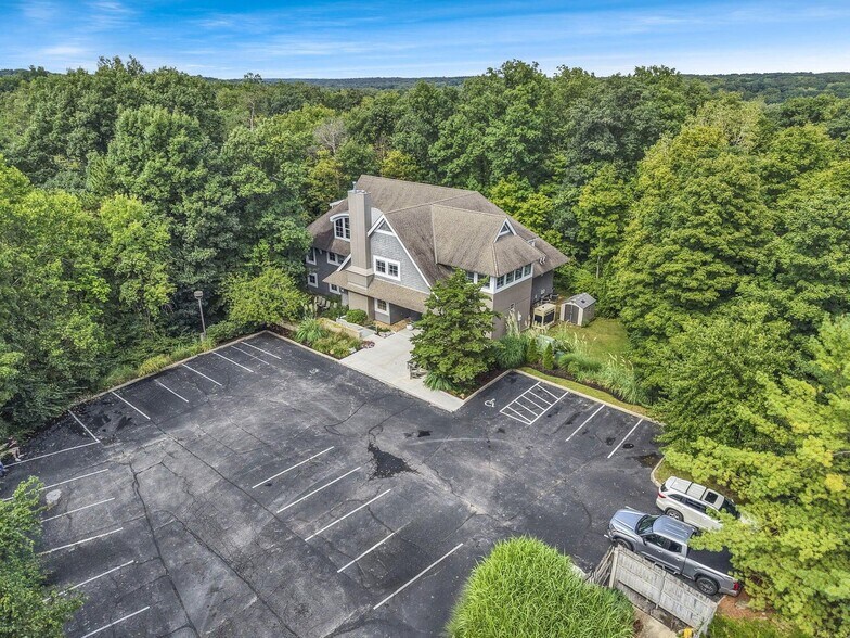 More Photos Of 1480 Manning Pky, Powell Loft Creative Space For Sale