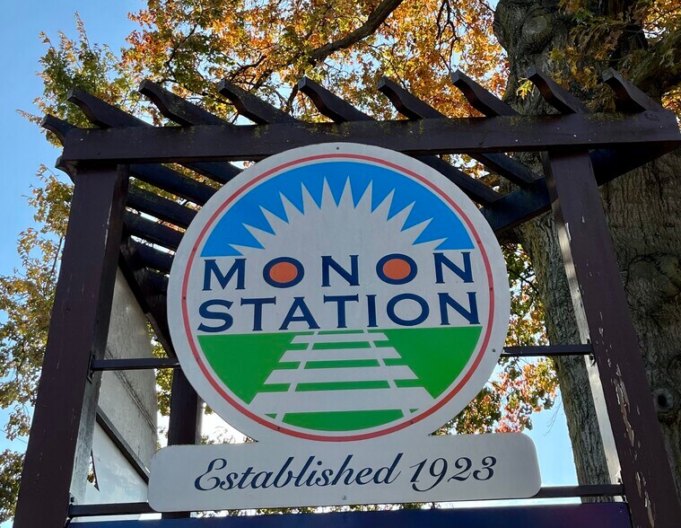 More Photos Of 1055 E 54th St, Indianapolis Loft Creative Space For Lease