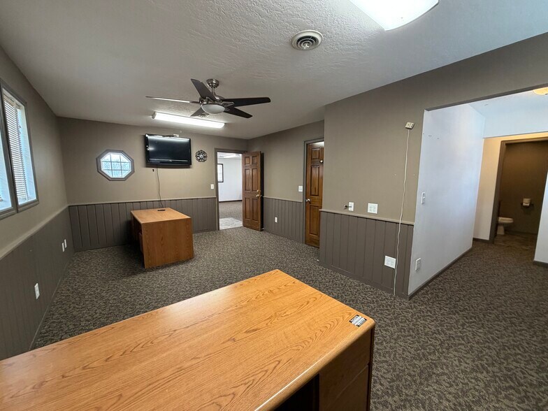 More Photos Of 730 W 21st St, South Sioux City Self Storage For Lease