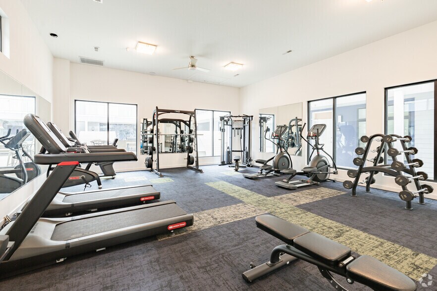 More Photos Of 101-115 S 15th St, Richmond Loft Creative Space For Lease