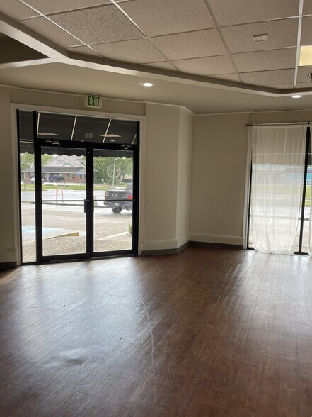 More Photos Of 5830 S Sherwood Forest Blvd, Baton Rouge Freestanding For Lease