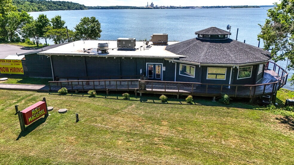 More Photos Of 700 Jordan Point Rd, Hopewell Restaurant For Sale