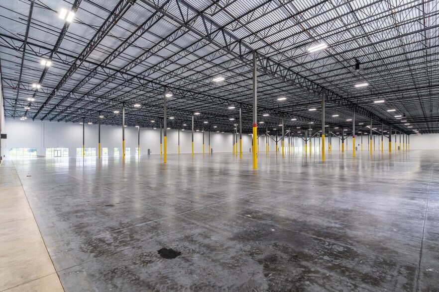 More Photos Of 14053 Industrial Park Blvd, Covington Warehouse For Lease