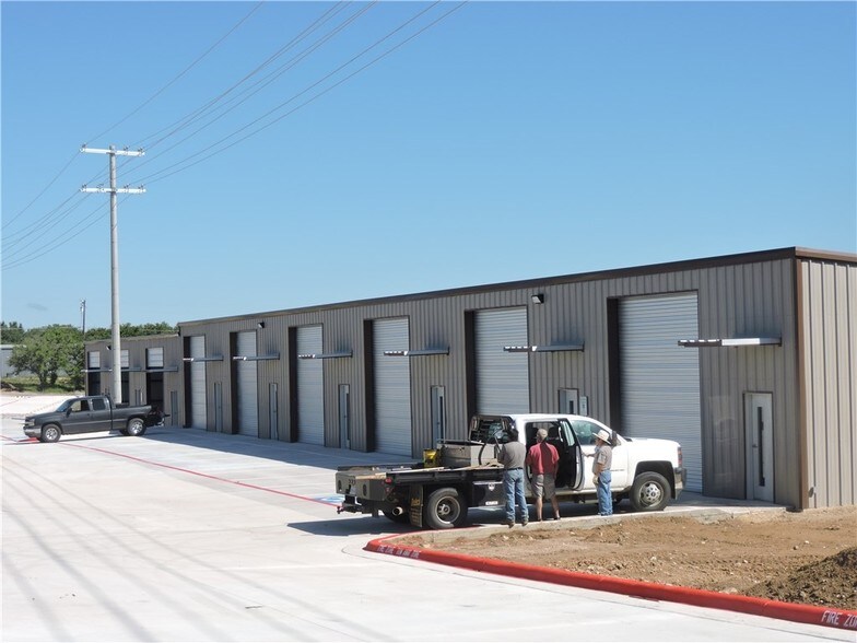 More Photos Of 22108 Hwy 71 W, Spicewood Light Manufacturing For Lease