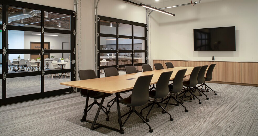 More Photos Of 911 Main St, Vancouver Office For Lease