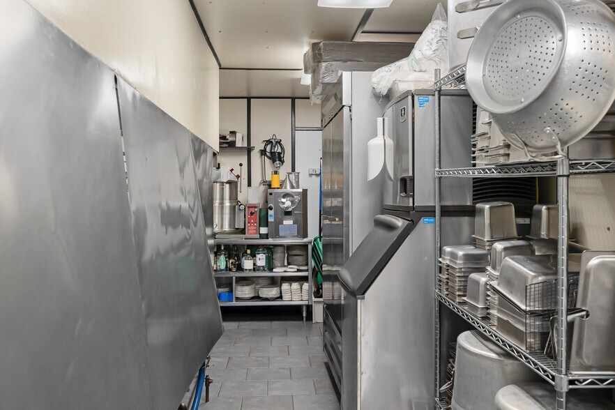 More Photos Of 4807 VT-15, Jeffersonville Specialty For Sale