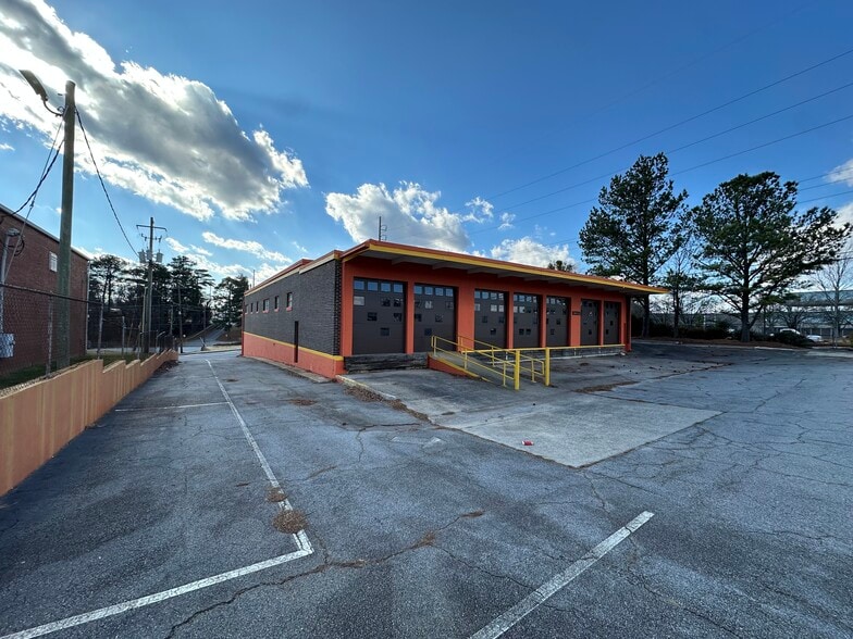 More Photos Of 5999 New Peachtree Rd, Doraville Loft Creative Space For Lease