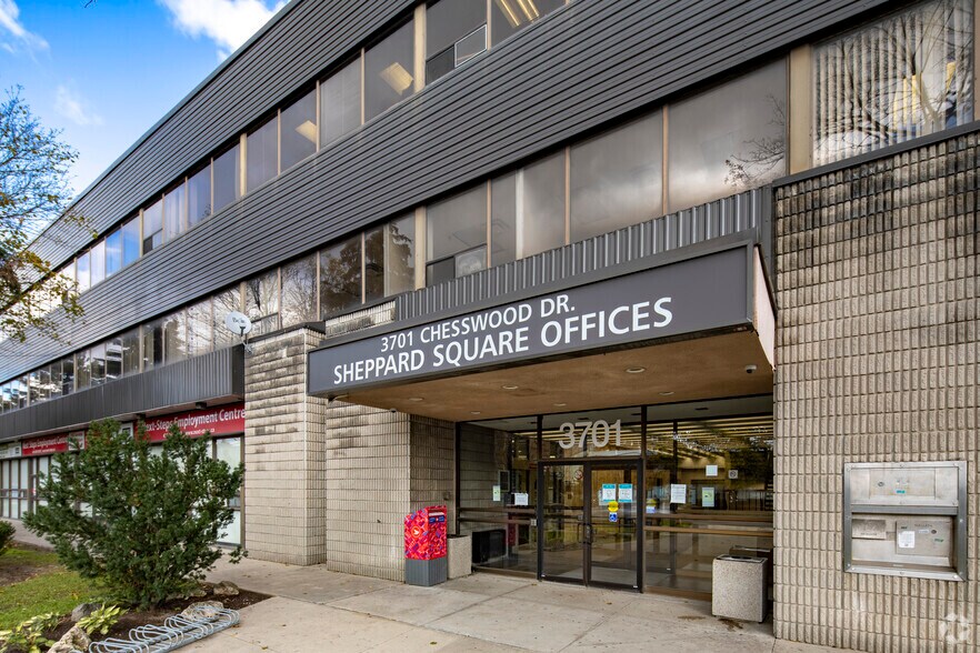 More Photos Of 3701-3731 Chesswood Dr, Toronto Office For Lease