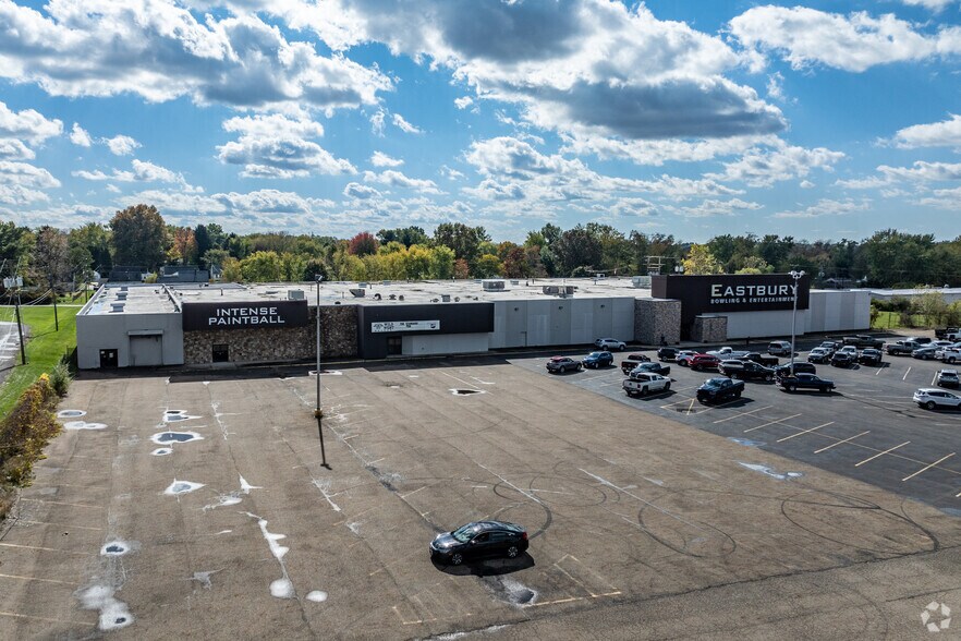 More Photos Of 3000 Atlantic Blvd NE, Canton General Retail For Lease