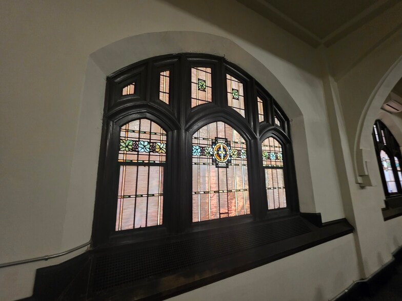 More Photos Of 1232 W Thorndale Ave, Chicago Schools For Sale