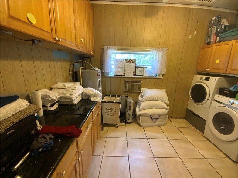 More Photos Of 606 E Oak St, Arcadia Hospitality For Sale