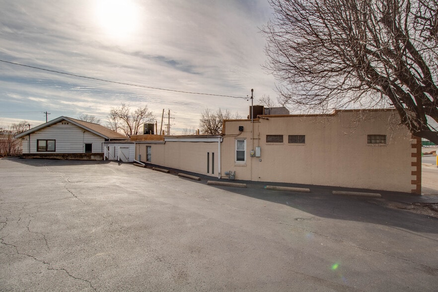 More Photos Of 344 St Louis ave, East Alton Office For Sale