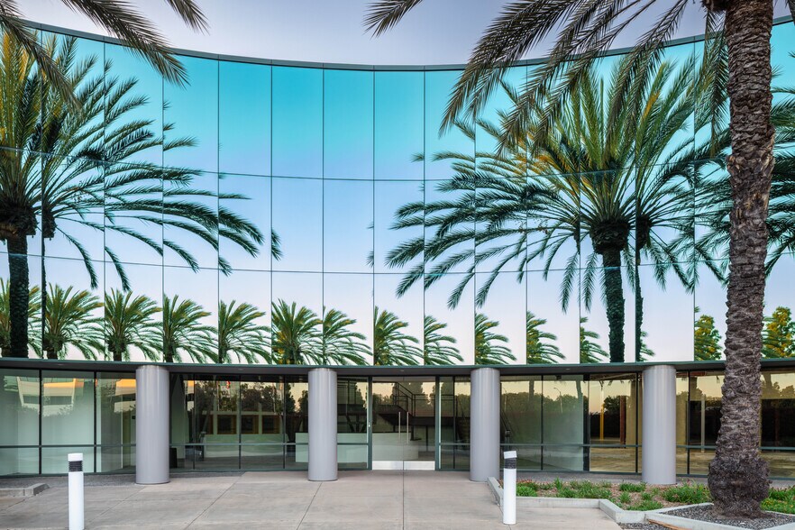 More Photos Of 2885 Loker Ave E, Carlsbad Light Manufacturing For Lease