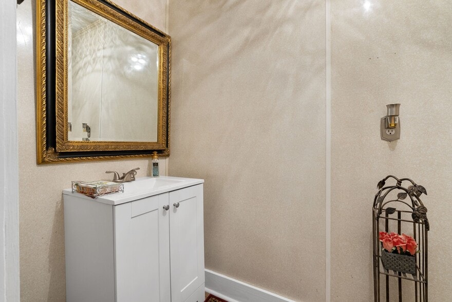 More Photos Of 207 W 2nd Ave, Easley Hospitality For Sale