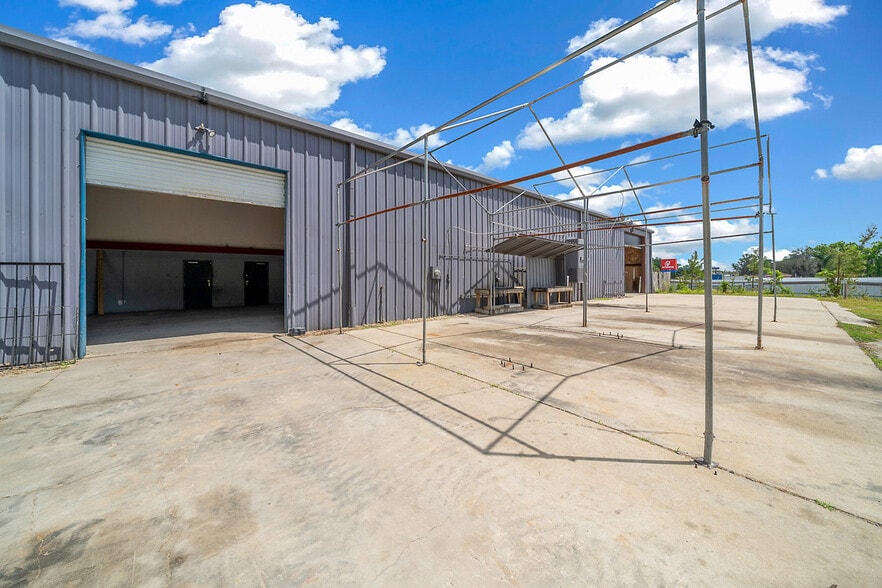More Photos Of 9732 SE US Highway 441, Belleview Warehouse For Lease