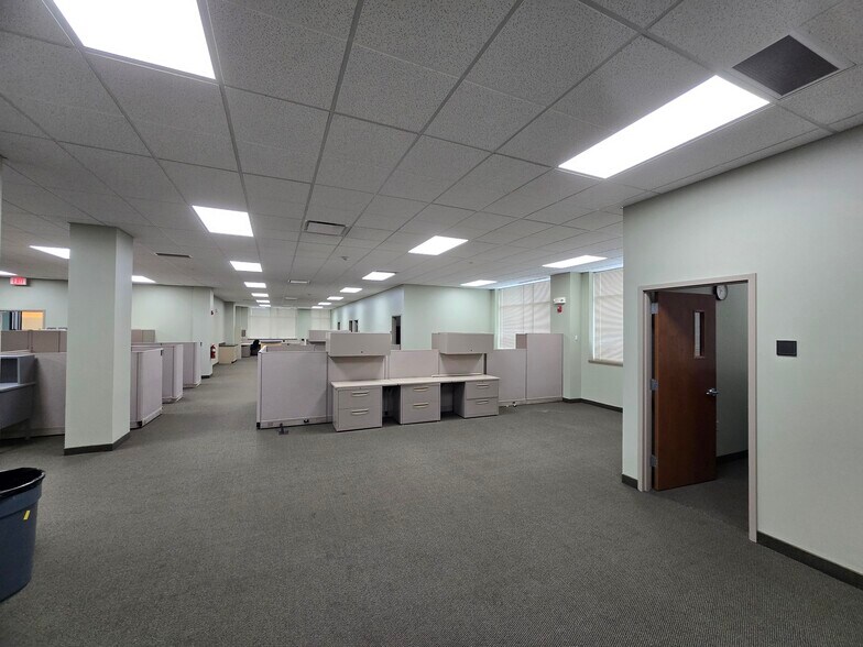 More Photos Of 4500 Courthouse Blvd, Stow Office For Lease