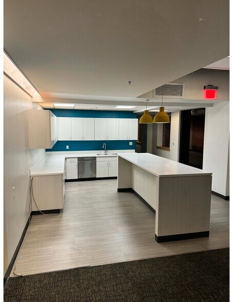 More Photos Of 908 Baltimore Ave, Kansas City Office For Sale