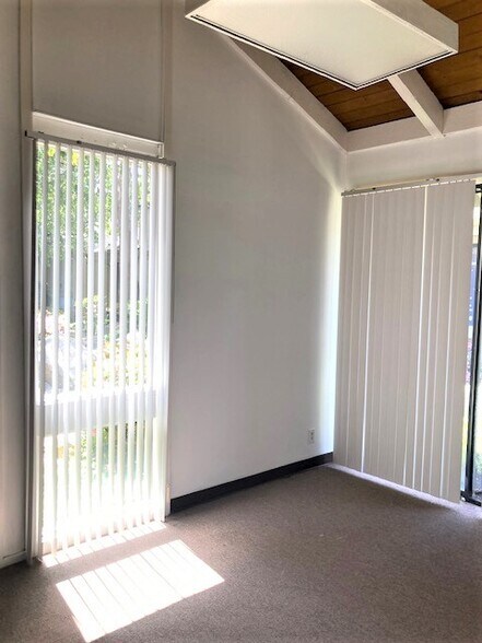 More Photos Of 4647 Long Beach Blvd, Long Beach Medical For Lease