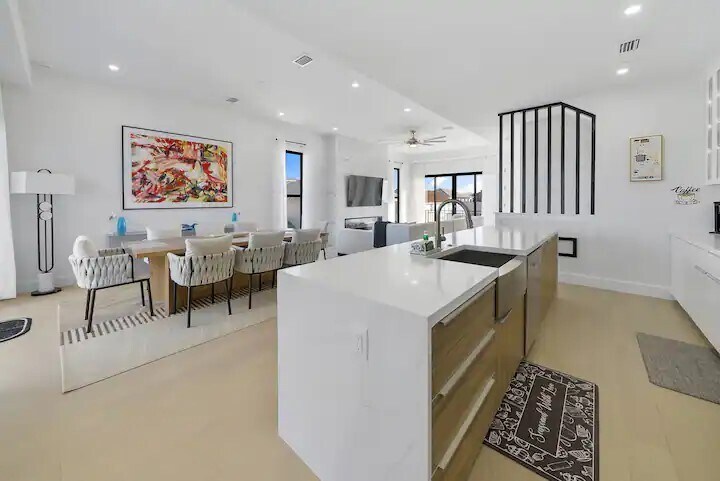 More Photos Of 21 Tidewater Ct, Panama City Beach Office Residential For Sale