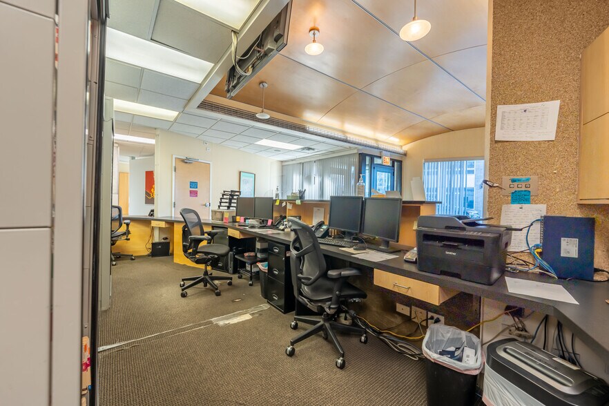 More Photos Of 875 N Milwaukee Ave, Chicago Storefront Retail Residential For Sale