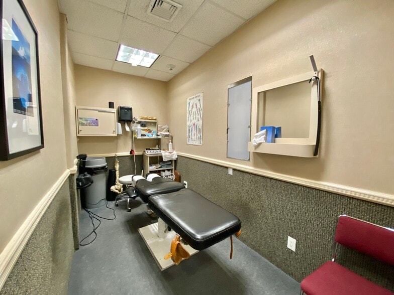 More Photos Of 559 Atlantic Ave, East Rockaway Medical For Lease