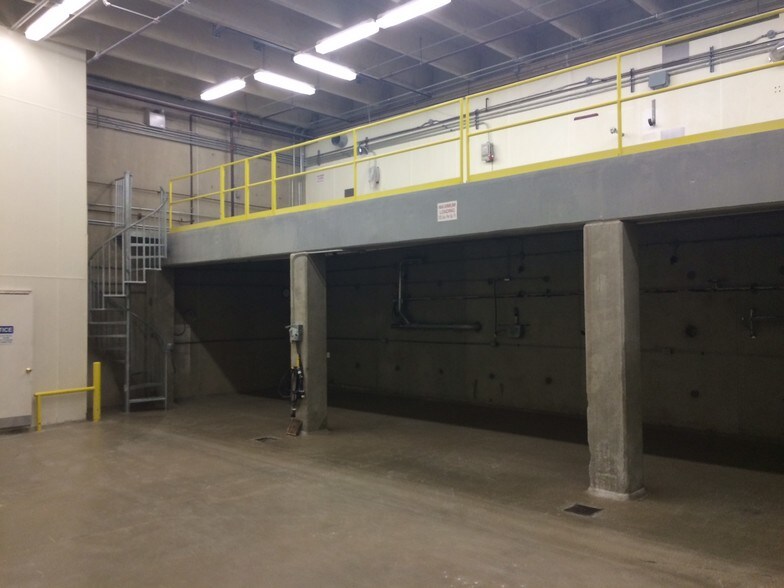 More Photos Of 816 E Funston St, Wichita Warehouse For Lease