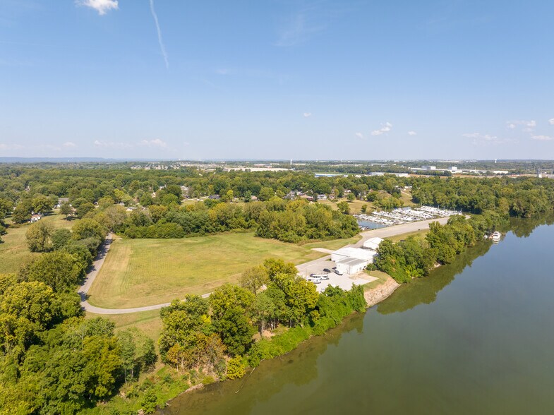 More Photos Of 4000 Utica Pike, Jeffersonville Marina For Sale