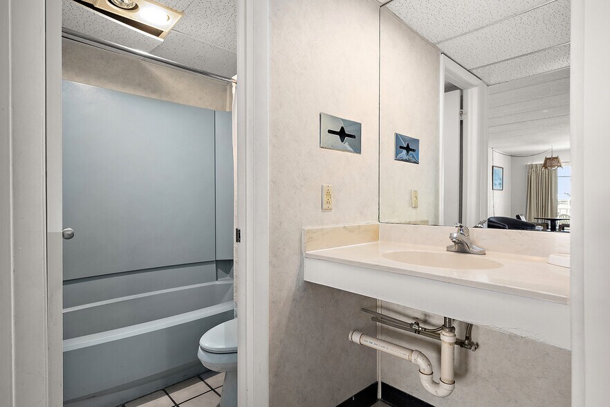 More Photos Of 7500 Coastal Hwy, Ocean City Hotel For Sale