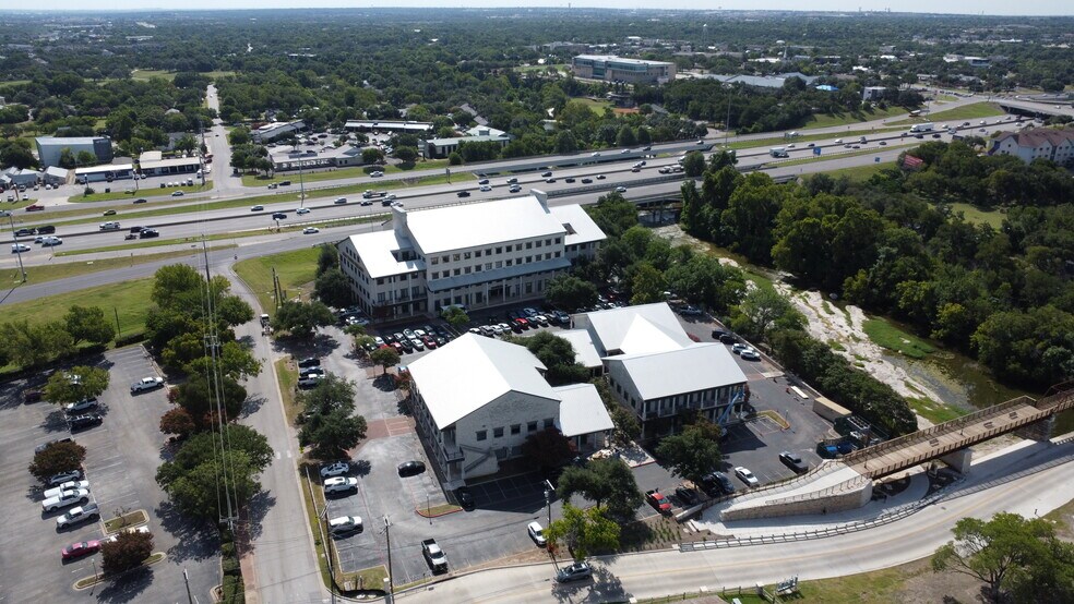 More Photos Of 1 Chisholm Trail Rd, Round Rock Unknown For Lease