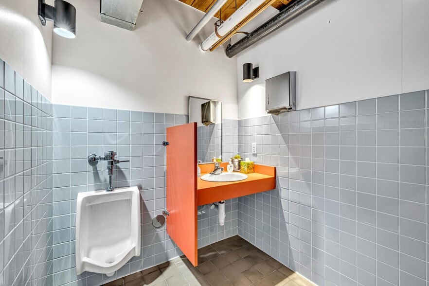 More Photos Of 3045 N Federal Hwy, Fort Lauderdale Loft Creative Space For Sale