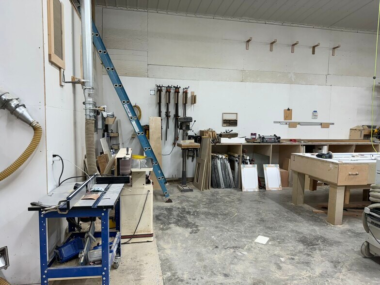 More Photos Of 20643 Sussex Hwy, Seaford Warehouse For Lease
