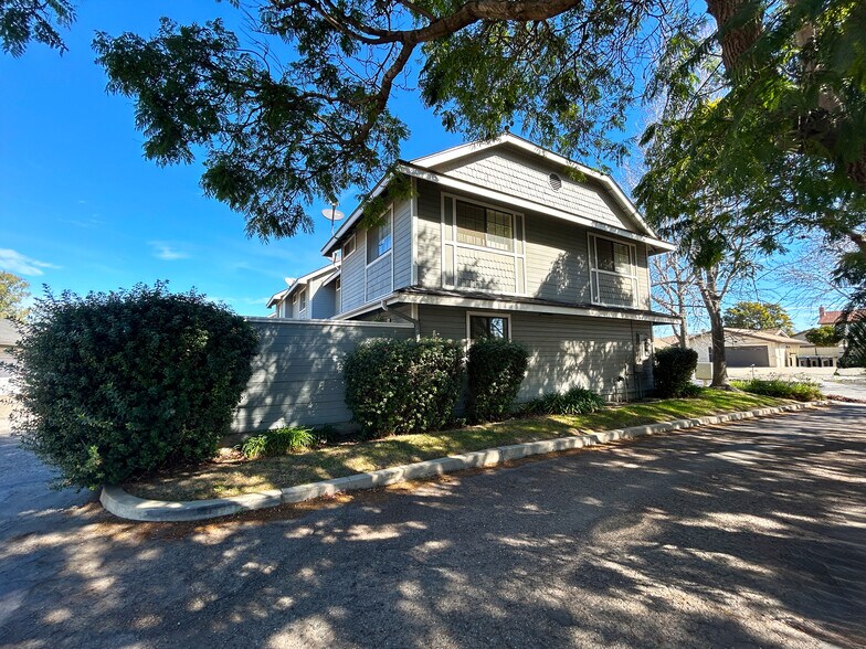 More Photos Of 409-415 Tiffany Dr, Santa Maria Apartments For Sale