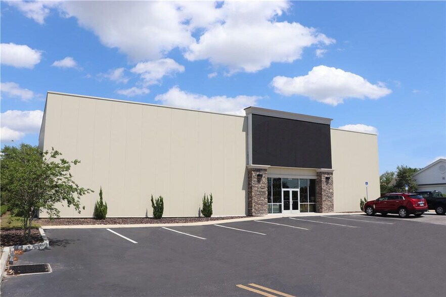 More Photos Of 13891 N Us Highway 441, Lady Lake Storefront Retail Office For Lease