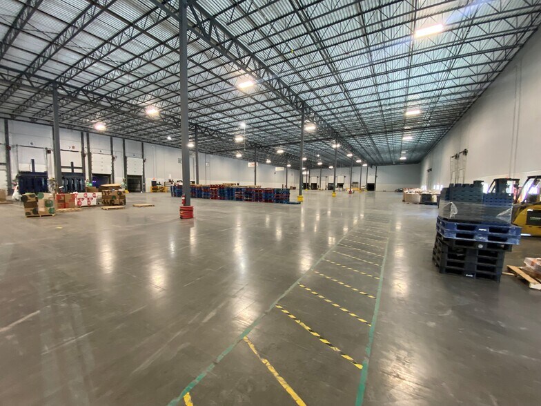 More Photos Of 902 S Delphine Ave, Waynesboro Industrial For Lease