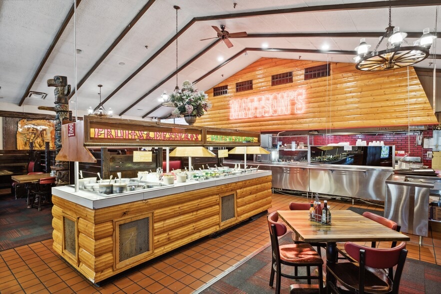 More Photos Of 8150 S Cicero Ave, Burbank Restaurant For Sale