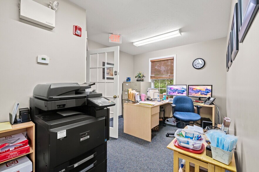 More Photos Of 15 Garden Rd, Plaistow Office For Sale