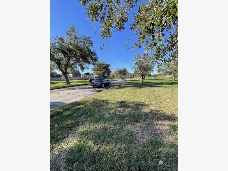 More Photos Of Lake Rd, Lake Jackson Land For Sale