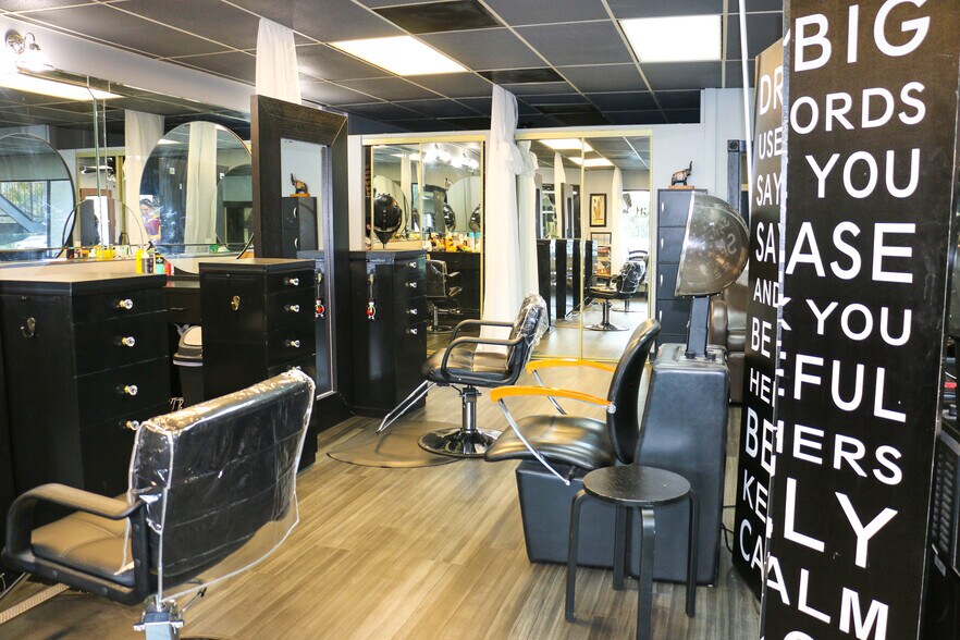 More Photos Of 3007 W Cypress St, Tampa General Retail For Sale