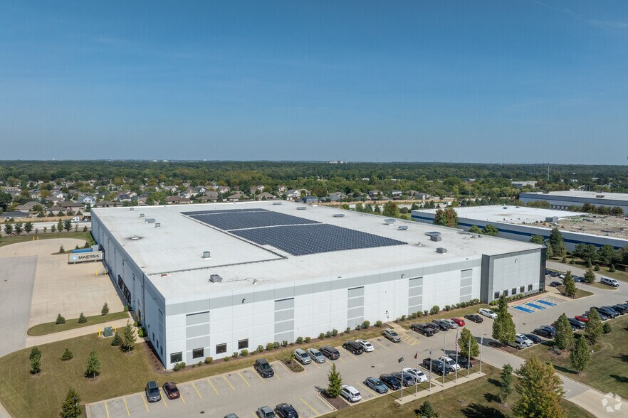 More Photos Of 2301 W Haven Ave, New Lenox Warehouse For Lease