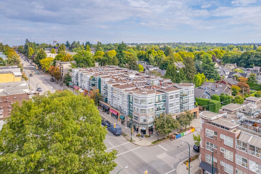 More Photos Of 2662 4th Av W, Vancouver Apartments For Sale