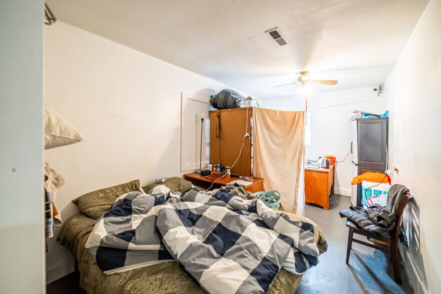 More Photos Of 6641 US Highway 62 W, Kuttawa Flex For Sale