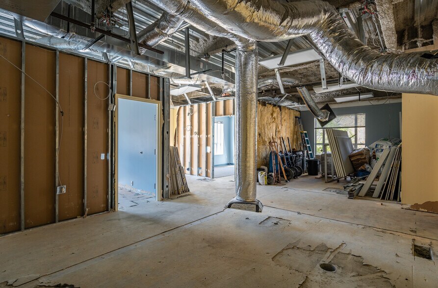 More Photos Of 308 W Rosemary St, Chapel Hill Office For Sale