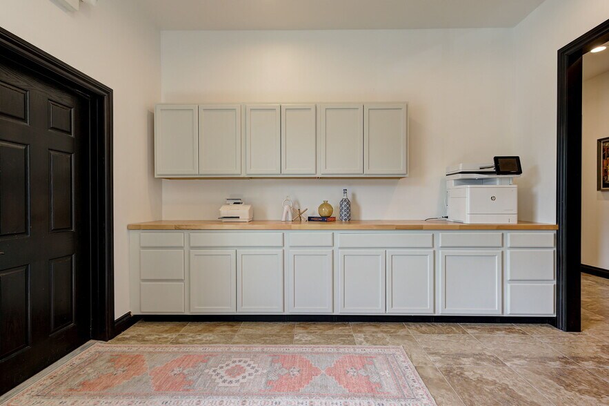 More Photos Of 2917 NW 156th St, Edmond Office Residential For Lease